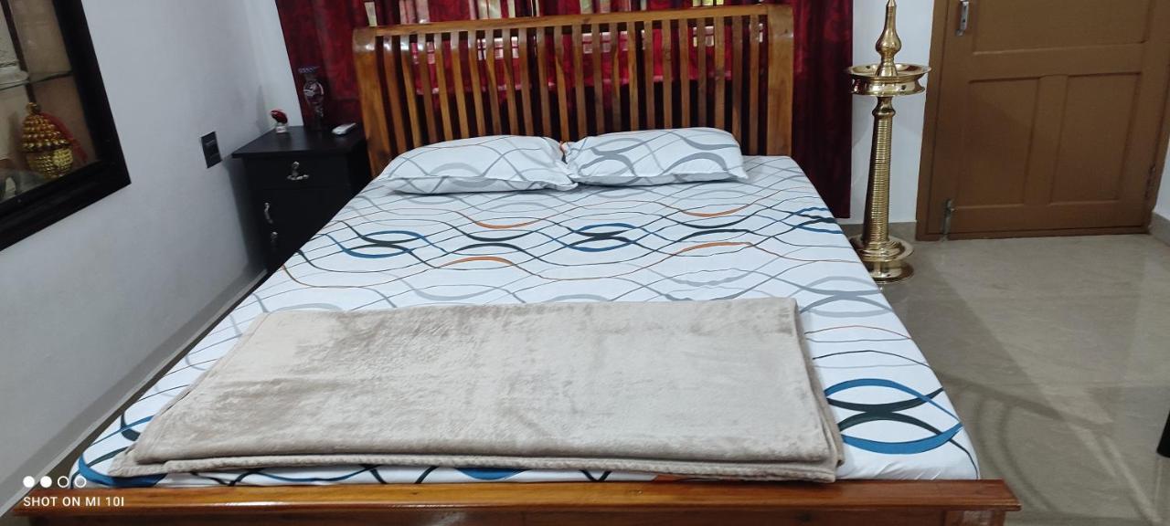 Vyshnavi Home Stay Thanniyam Номер фото